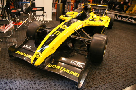 Borussia Dortmund teamet fra den nye serie Superleague Formula fremviste deres racer.
(Foto: Motorsporten.dk)
